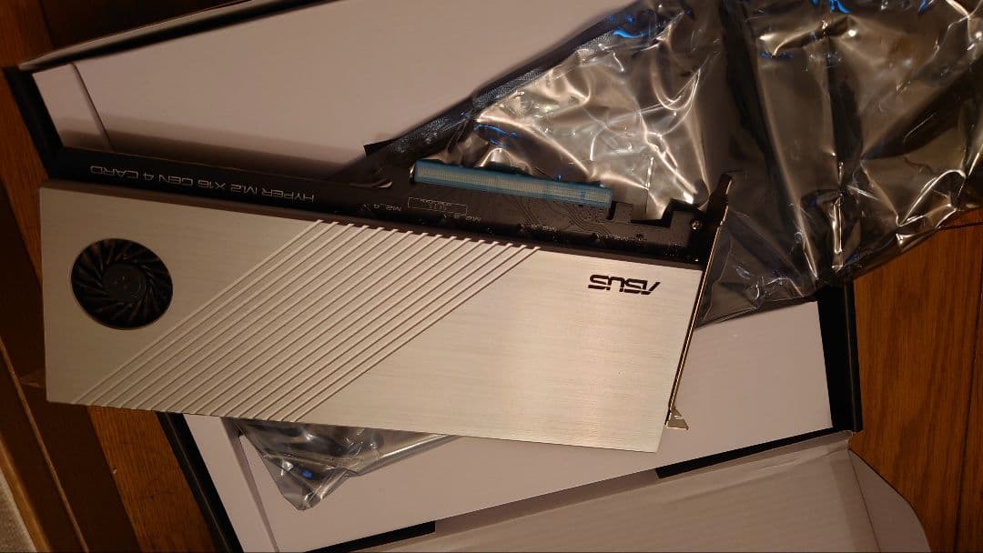 拡張カード ASUS HYPER M.2 X16 GEN 4 CARD