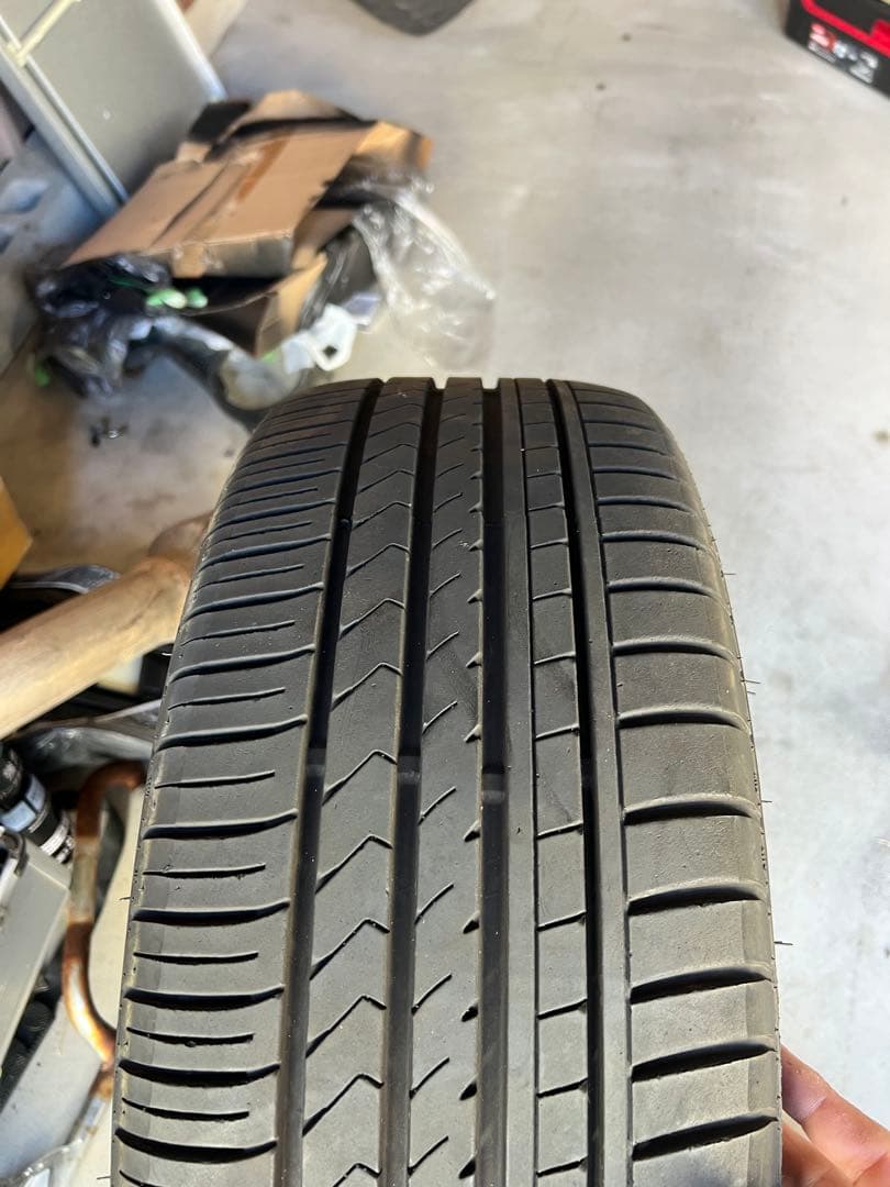 み*ー様 19インチ 225/35r19 ノア　ヴォクシー