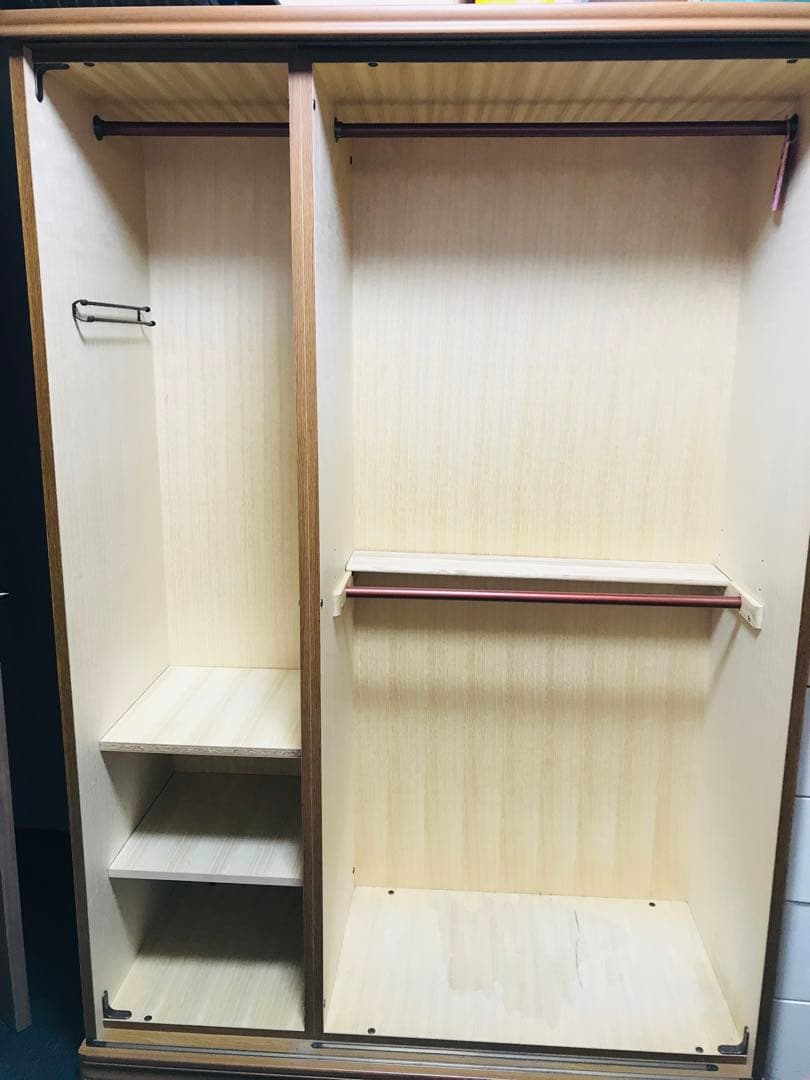 木製三面鏡付き衣装タンス 神戸市の（直接取引）場合は4500円