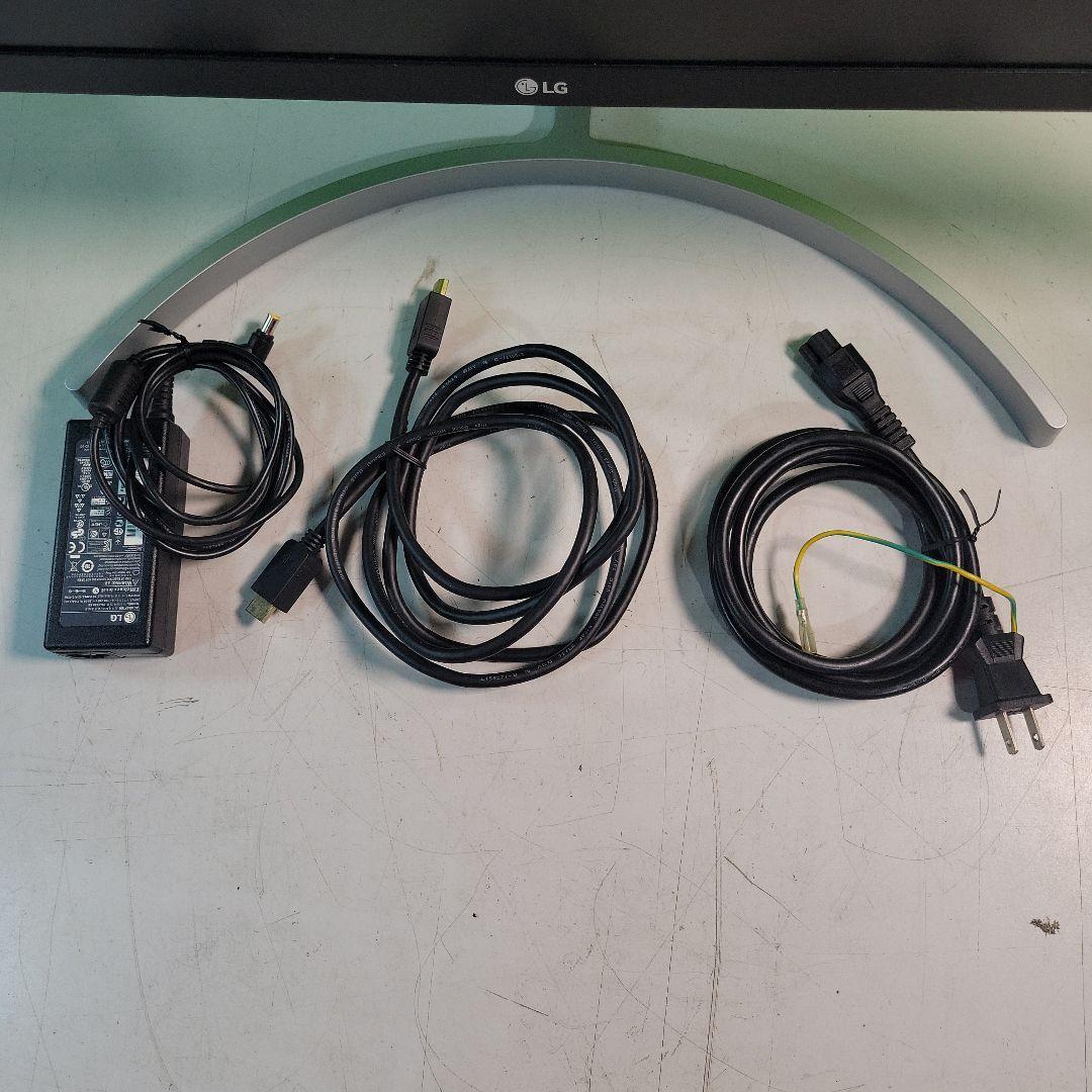 LGモニター32UN650-W 31.5インチ/4K 動作品