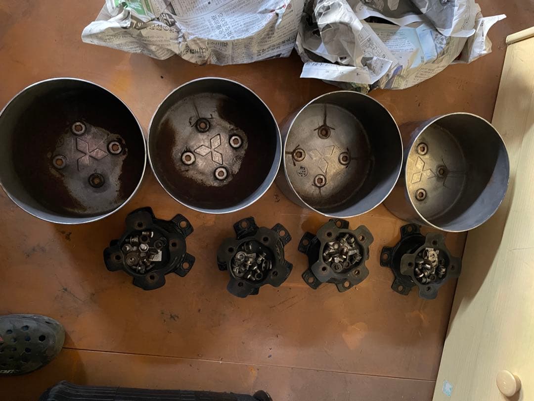 三菱 ふそう スーパーグレート 純正ホイールハブキャップ4個セット 低床 リア用