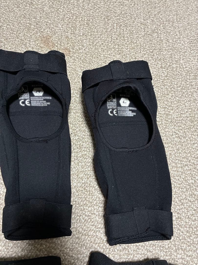 FOX エルボーガード　ニーガード