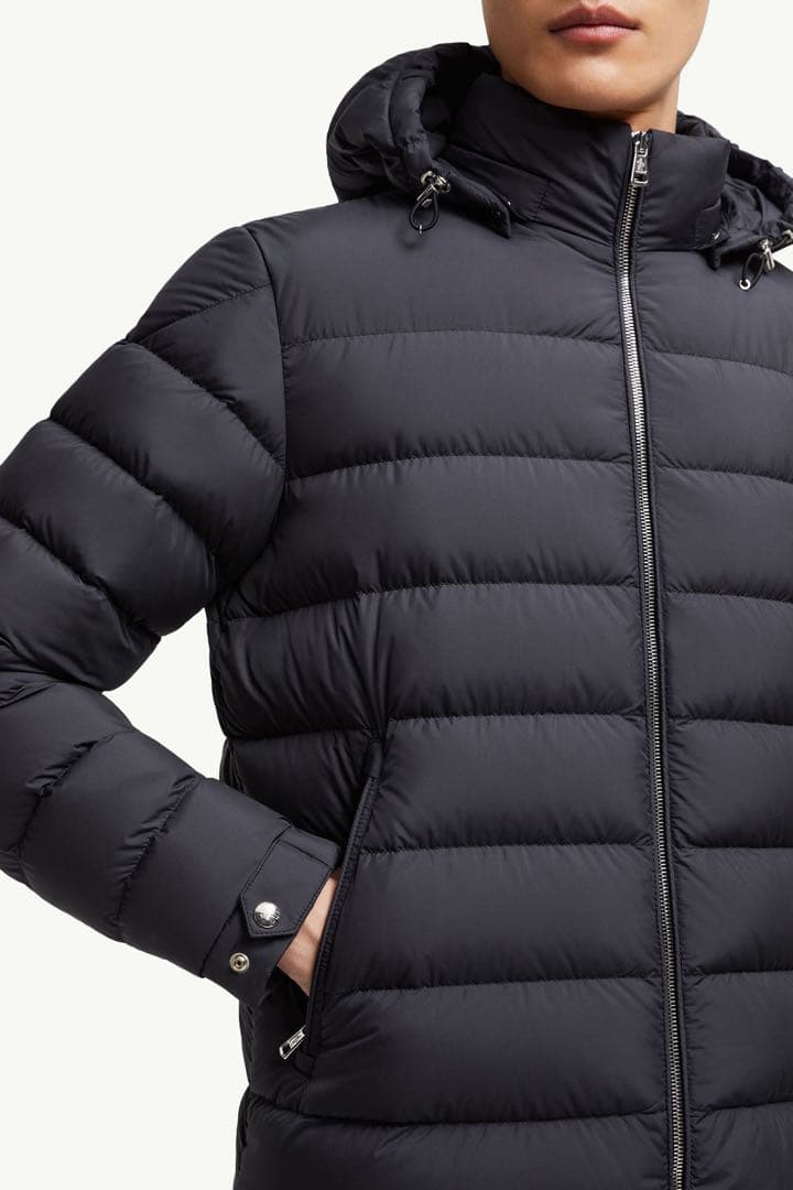 Moncler モンクレール ARNEB フーデット ダウンジャケット