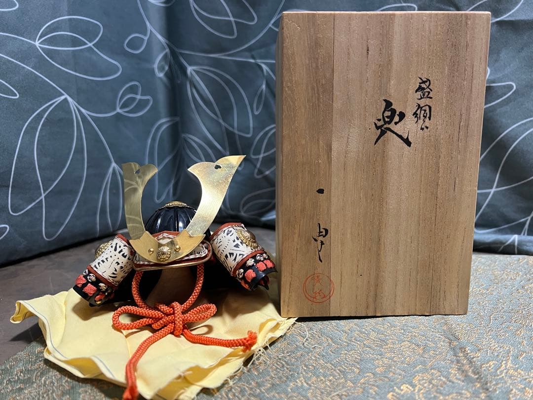 甲冑師 加藤一冑 大円山黒塗筋兜 佐々木盛綱 戦国武将 兜 置物