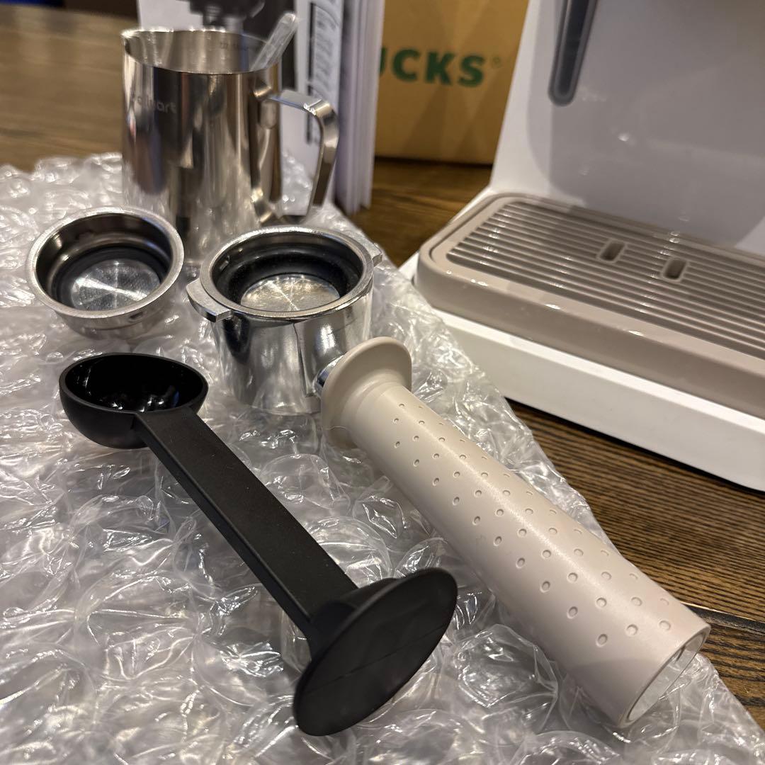 De'Longhiエスプレッソメーカー スティローザ EC235Jデロンギ　白