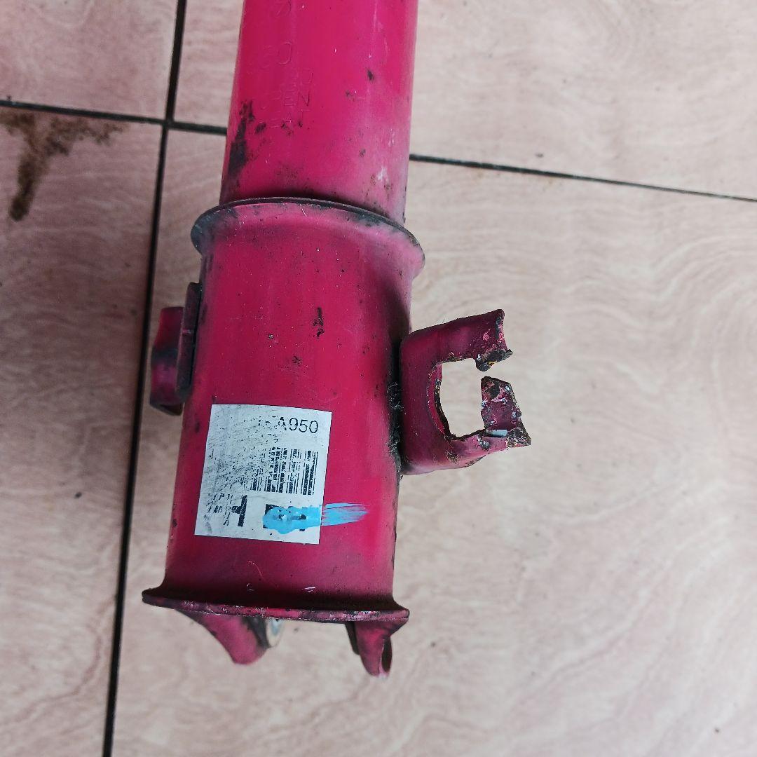 GC8インプレッサSTI 純正ショックフロントその1