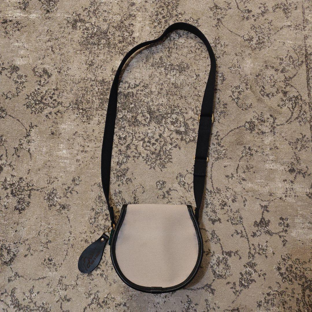 Brady AIRE MINI ショルダーバッグ TAUPE