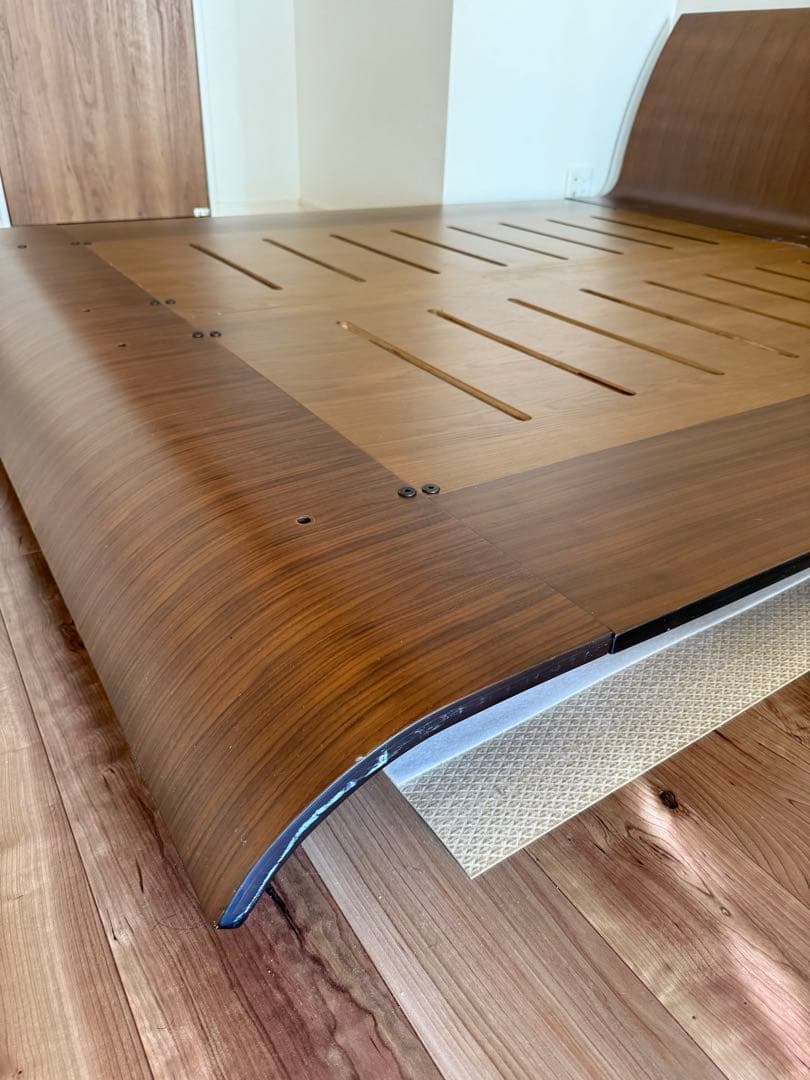 アクタス　木製クイーンサイズベッドフレーム