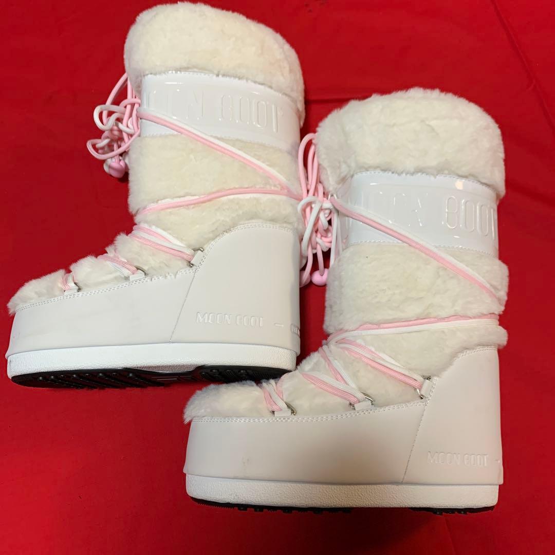 美空さん専用、MOON BOOTホワイト/ピンク サイズ23.5㎝〜24.5㎝