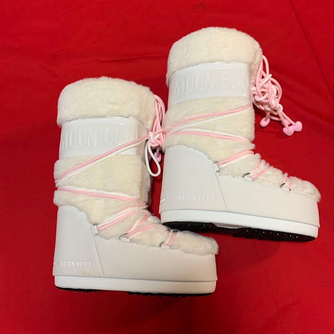 美空さん専用、MOON BOOTホワイト/ピンク サイズ23.5㎝〜24.5㎝