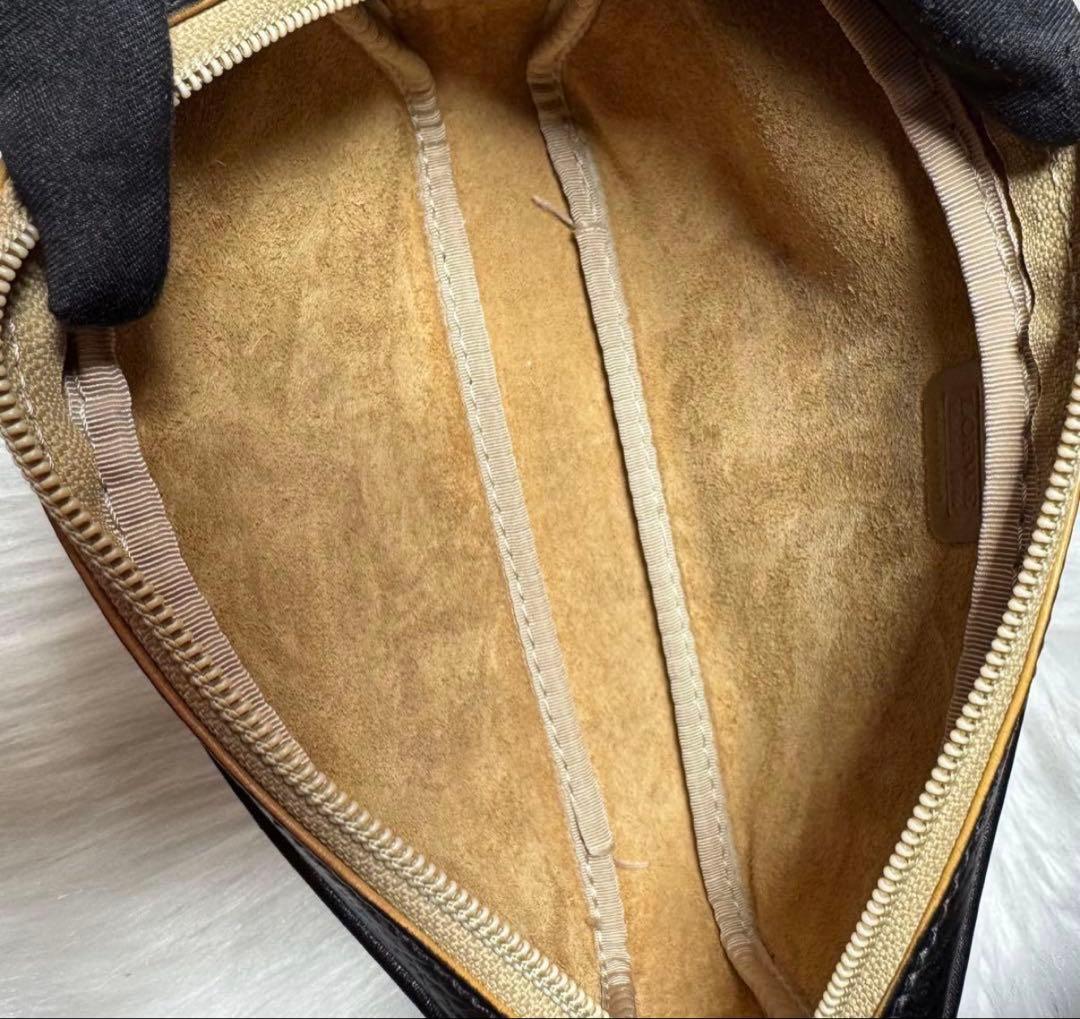 loewe ロエベ　アナグラム　ショルダーバッグ　レザー　ブラック　黒