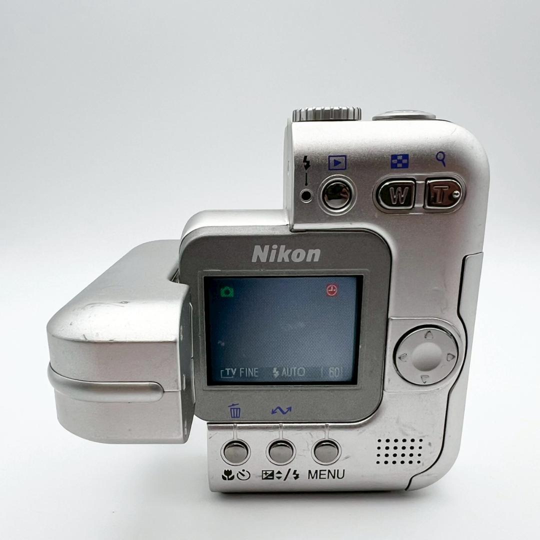【完動品】Nikon COOLPIX SQ コンデジ シルバー 動作確認済
