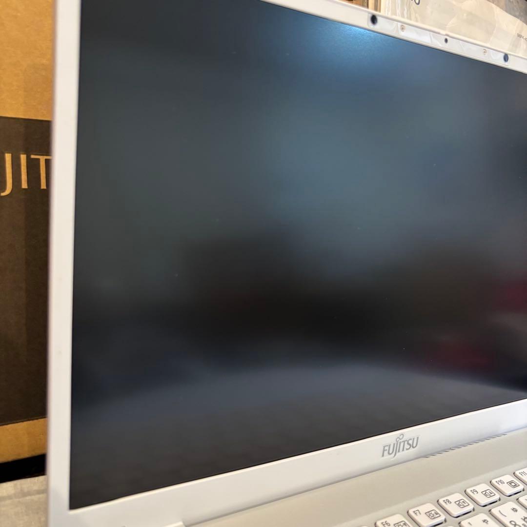 【美品】i5 LIFEBOOK UH08/E3 Intel xe GPU搭載！