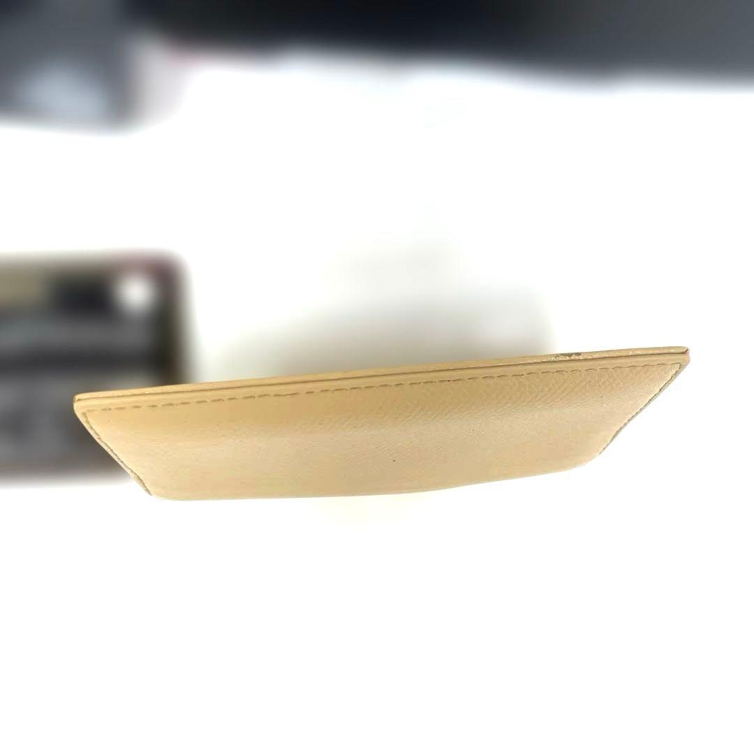 CHANEL シャネル　レザー　ココボタン　カードケース　名刺入れ　ベージュ系