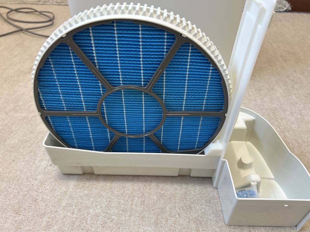 シャープ　加湿空気清浄機　プラズマクラスター　KI-NS50-W　SHARP