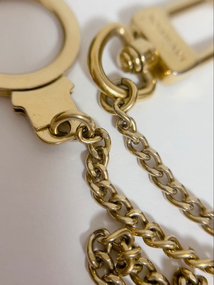 ルイヴィトン　LOUIS VUITTON シェンヌ・アノクレ キーチェーン