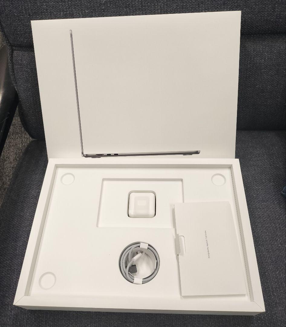 2024 MacBook Air M3チップ、15インチ