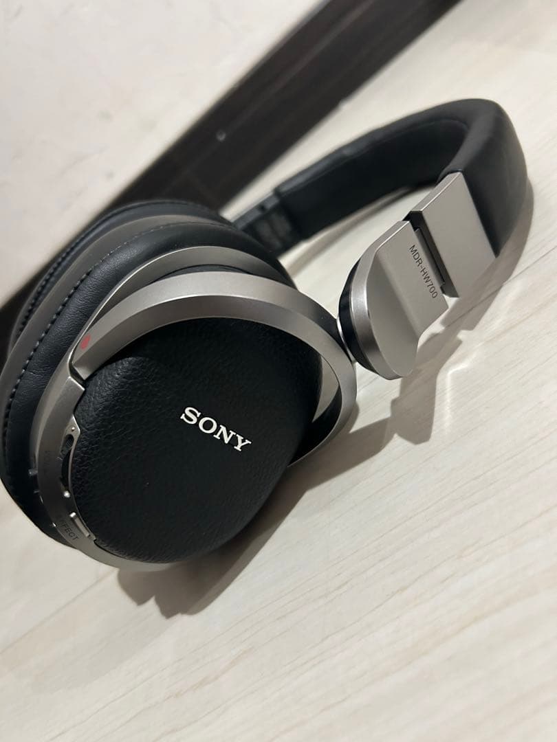 【美品】SONY ワイヤレスヘッドホン MDR-HW700DS
