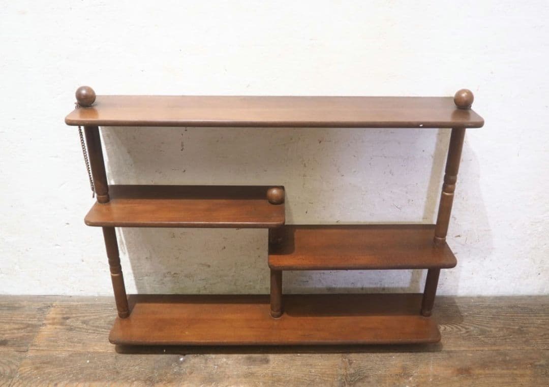 1347　レトロモダンなウォールラック　壁掛け式　飾り棚　陳列棚　ヴィンテージ