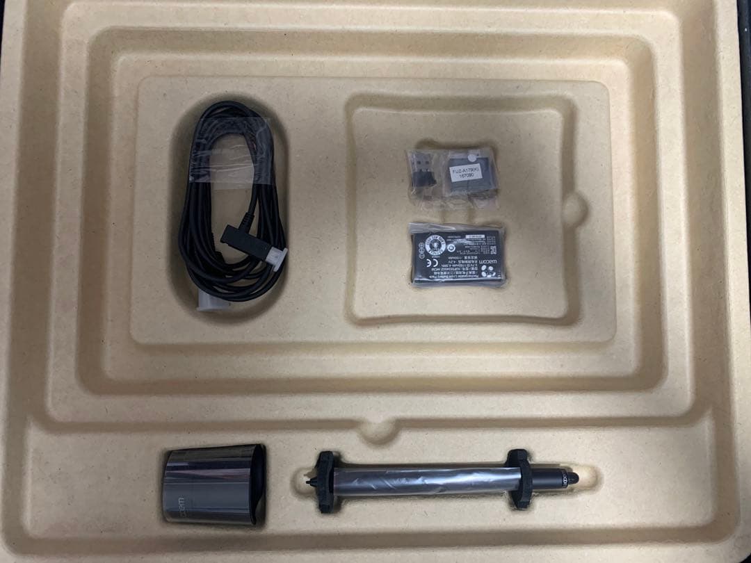 動作確認済 wacom intuos pro medium PTH-651/K1