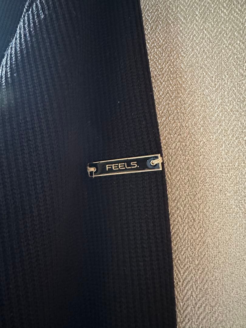 FEELS. ブラックリブトレーナーサーマル