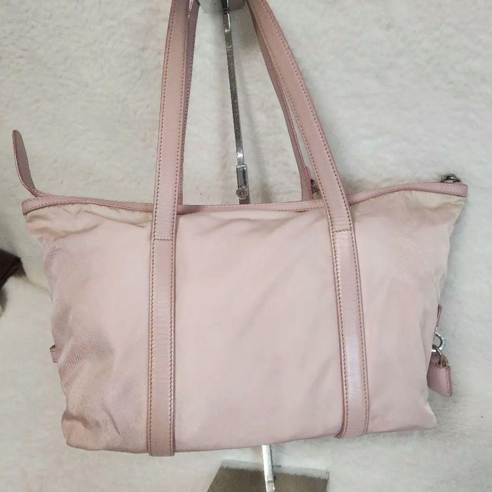 専売プラダ　ナイロン　レザー　バック　三角ロゴ　南京錠