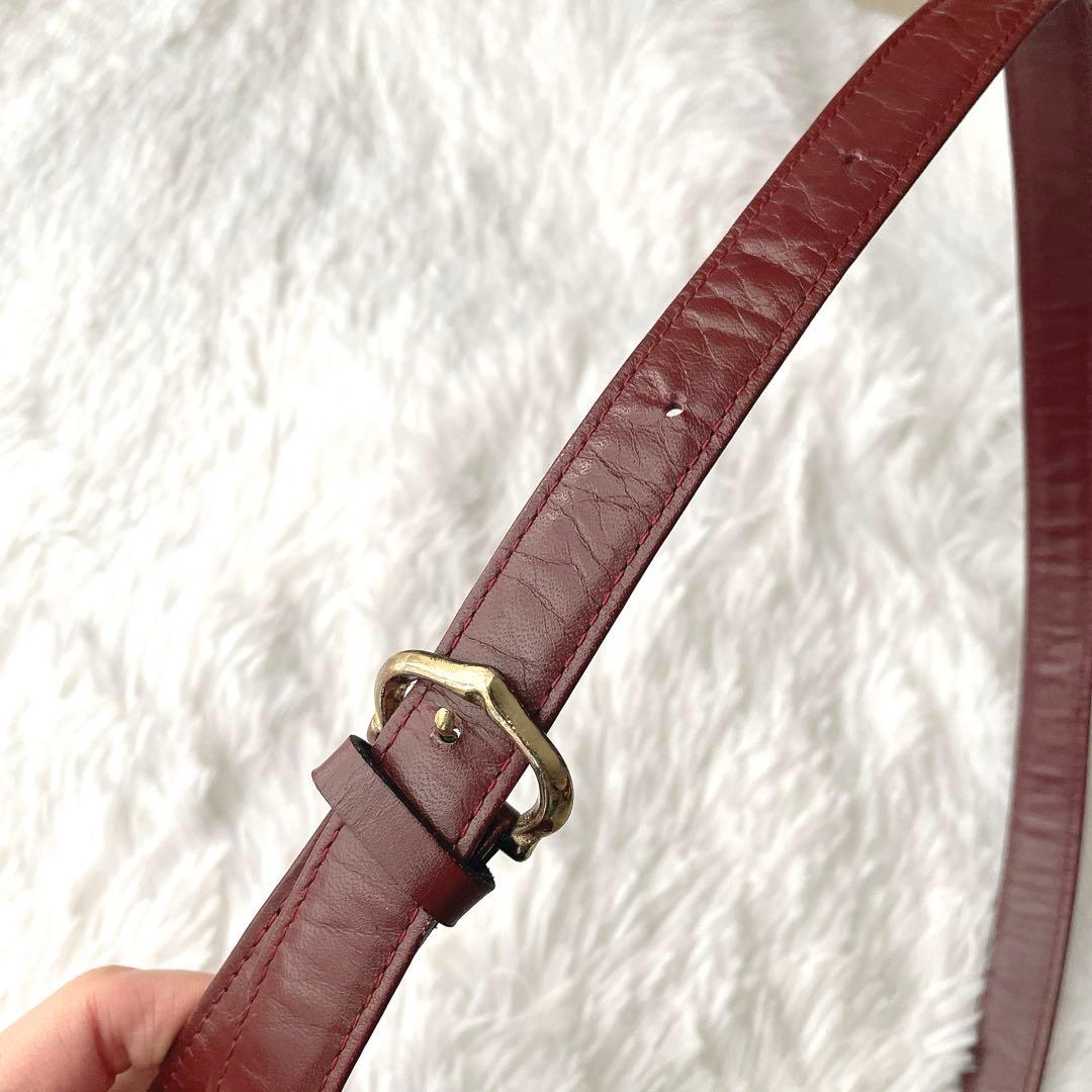 Cartier マストライン ロゴ型押し ボルドー フラップ ショルダーバッグ