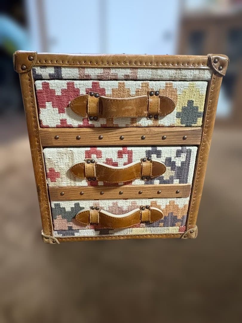 HALO（ハロ） STONYHURST ラージ ランプテーブル キリム チェスト