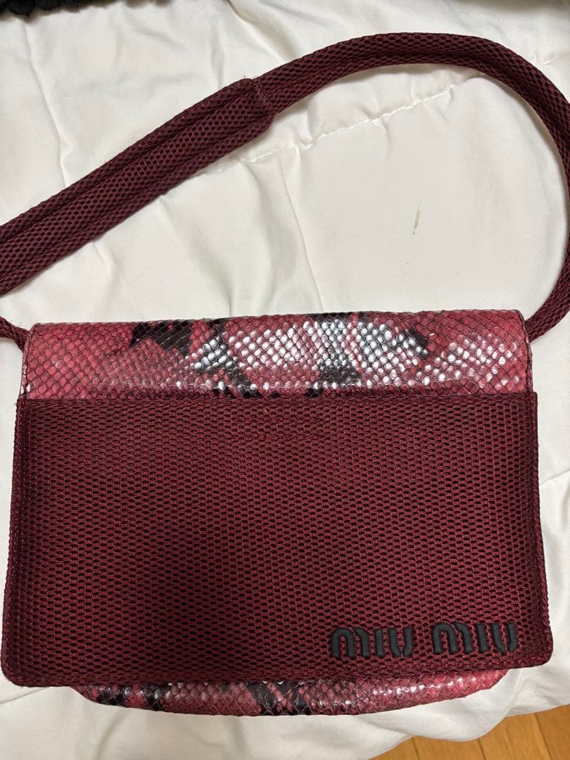 Miu miu ミュウミュウショルダーバッグ