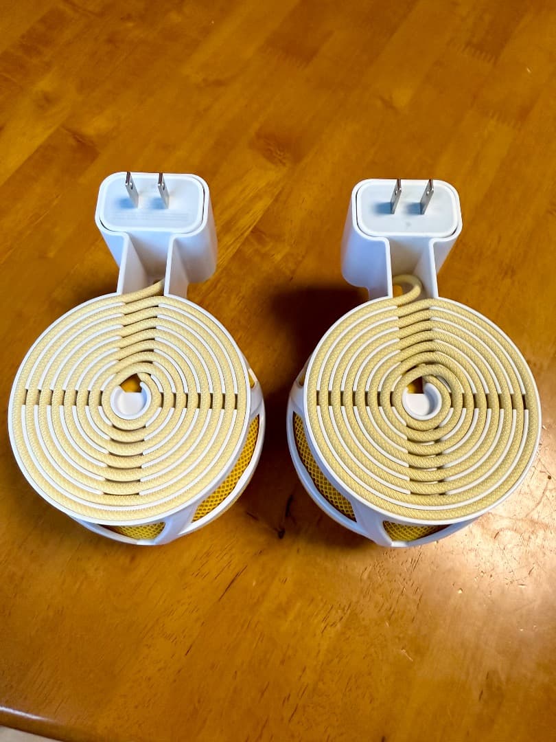 Pod mini イエローペア　壁掛けバージョン