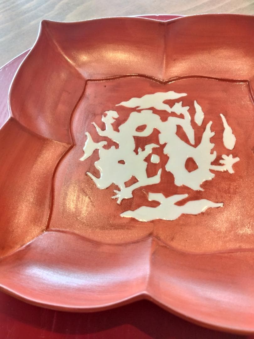 有田福泉赤絵マット花びら型盛鉢19,5cm