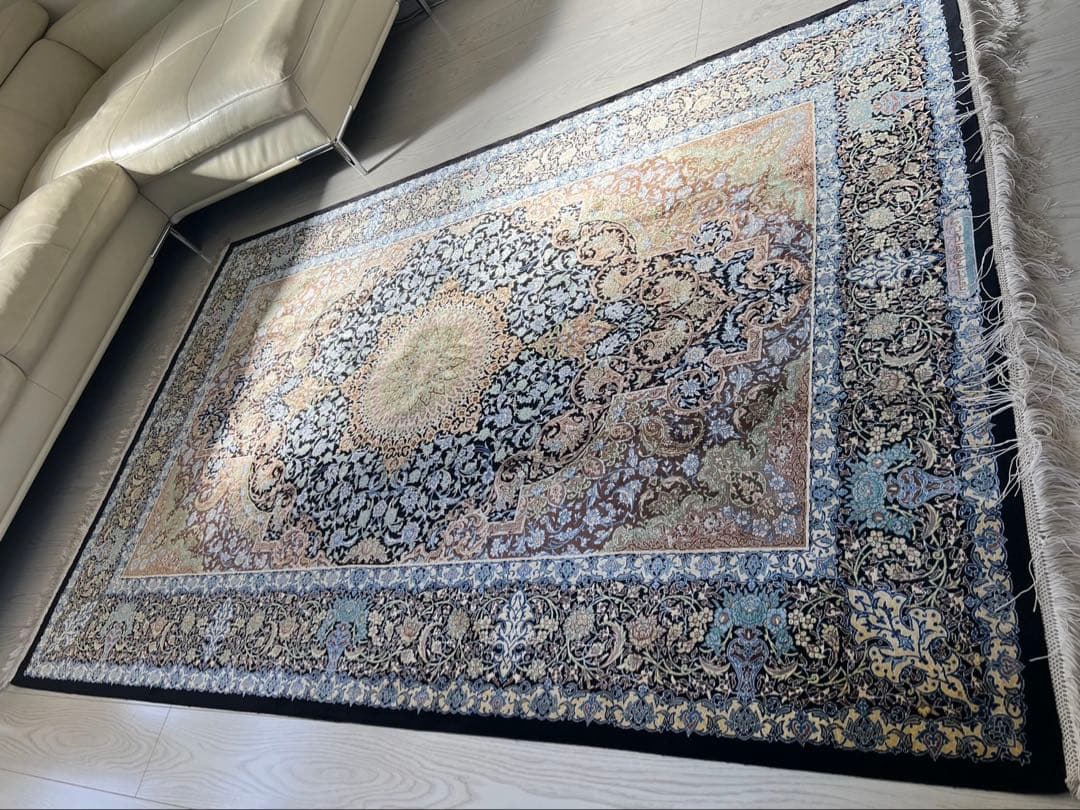 シルク　ペルシャ絨毯　202×135 クムアフマディ工房