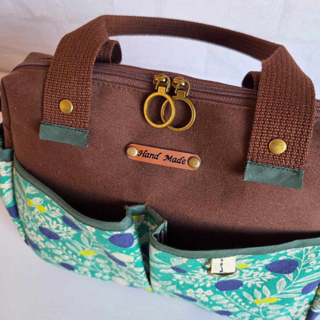 JUNE様　ポケットいっぱいトートバッグ(M)　ハンドメイド