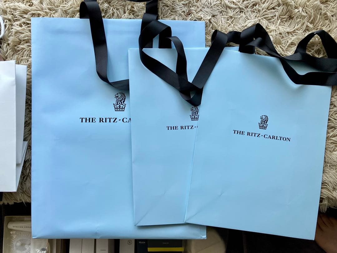 ホテル アメニティリッツ ホワイトティdiptyque omnisens 雪肌精