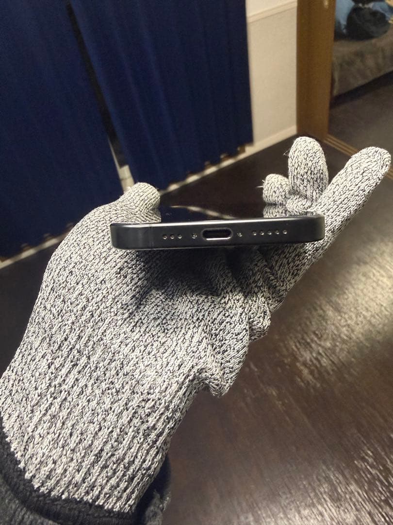 iPhone 15 Pro 128GB ブラックチタニウム バッテリー88%