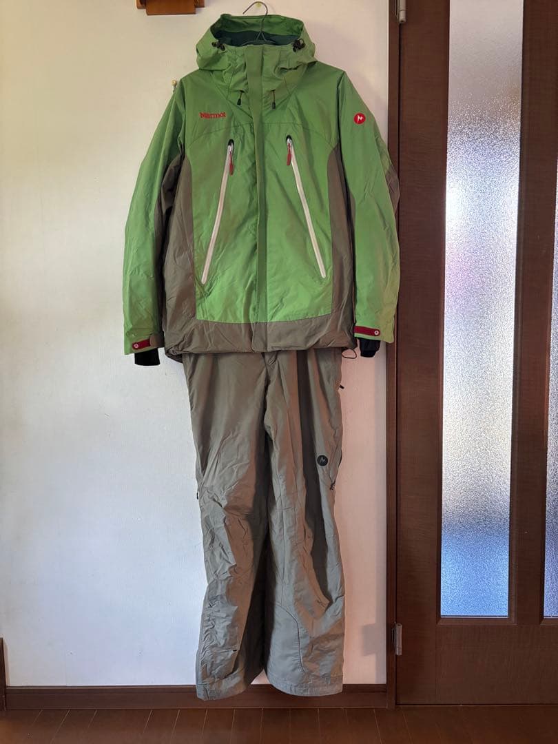 タイムセール‼️マムート　スキーウェア　スノーボードウェア中古　Marmot L