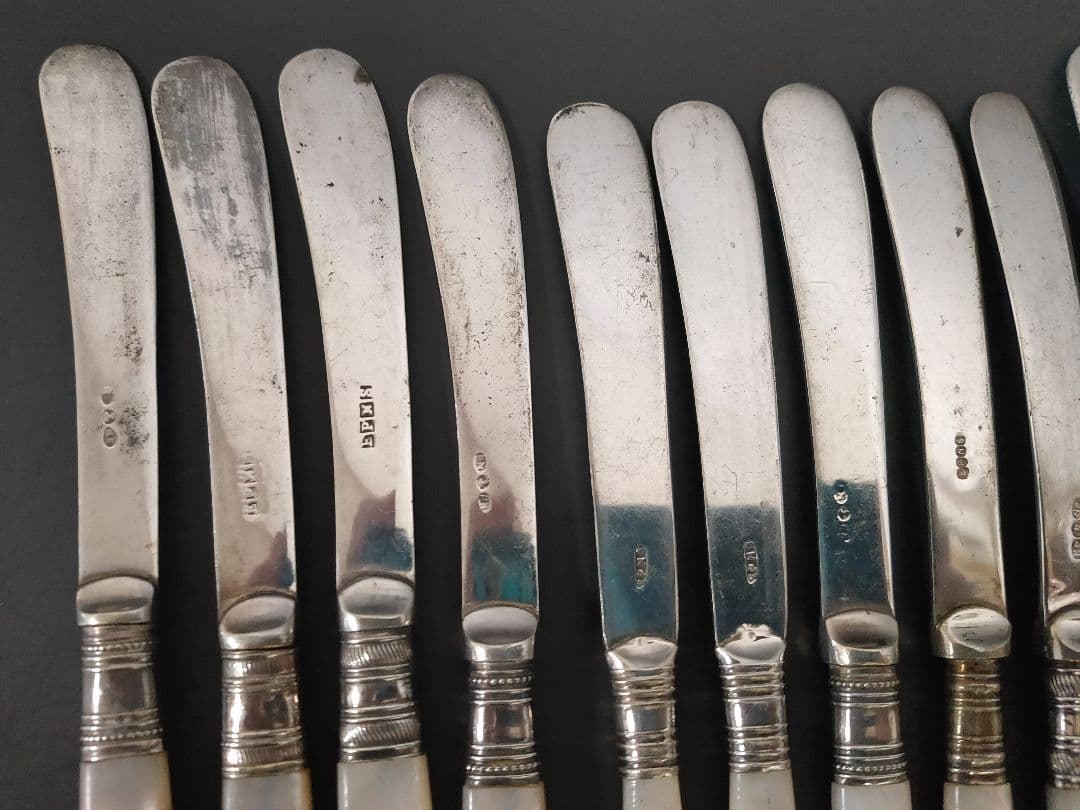 英国製アンティーク 白蝶貝ハンドル 純銀P バターナイフ10本 (L11④)