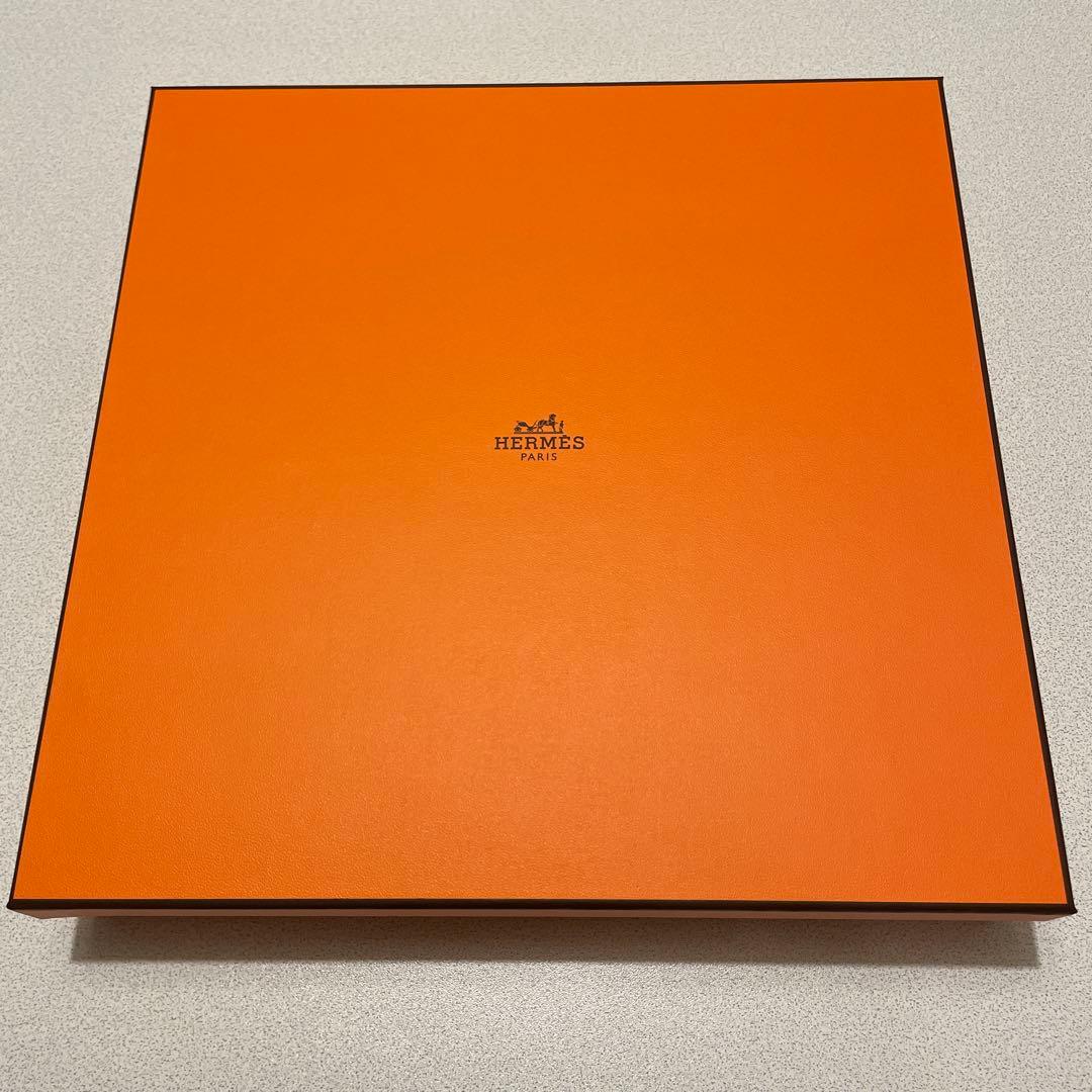 ディナープレート 〈ソレイユ・ドゥ・エルメス〉