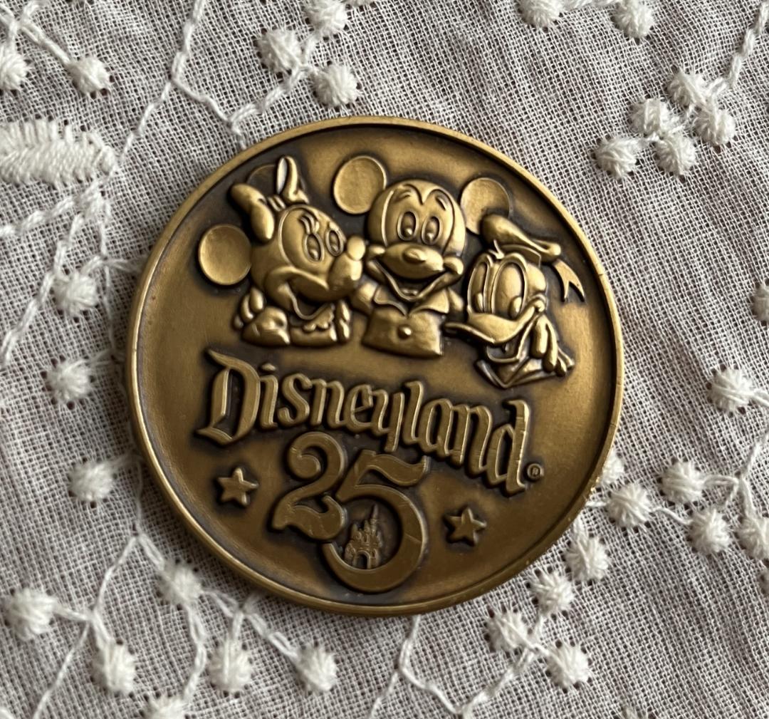 アナハイム ディズニーランド ミッキーマウスイヤリング＆非売品 記念メダル