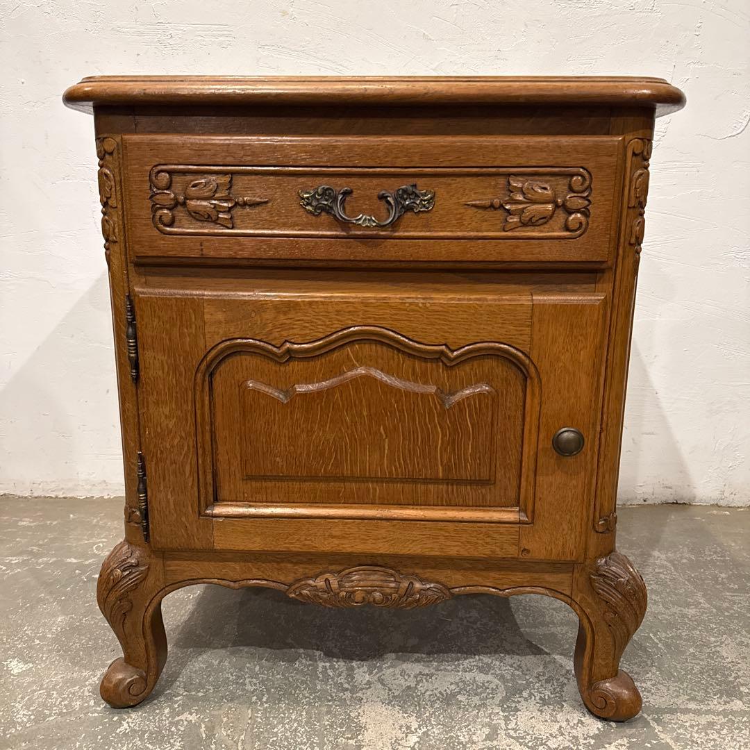 年末年始saleヴィンテージ　木製サイドテーブル　引き出し／扉収納付き　2