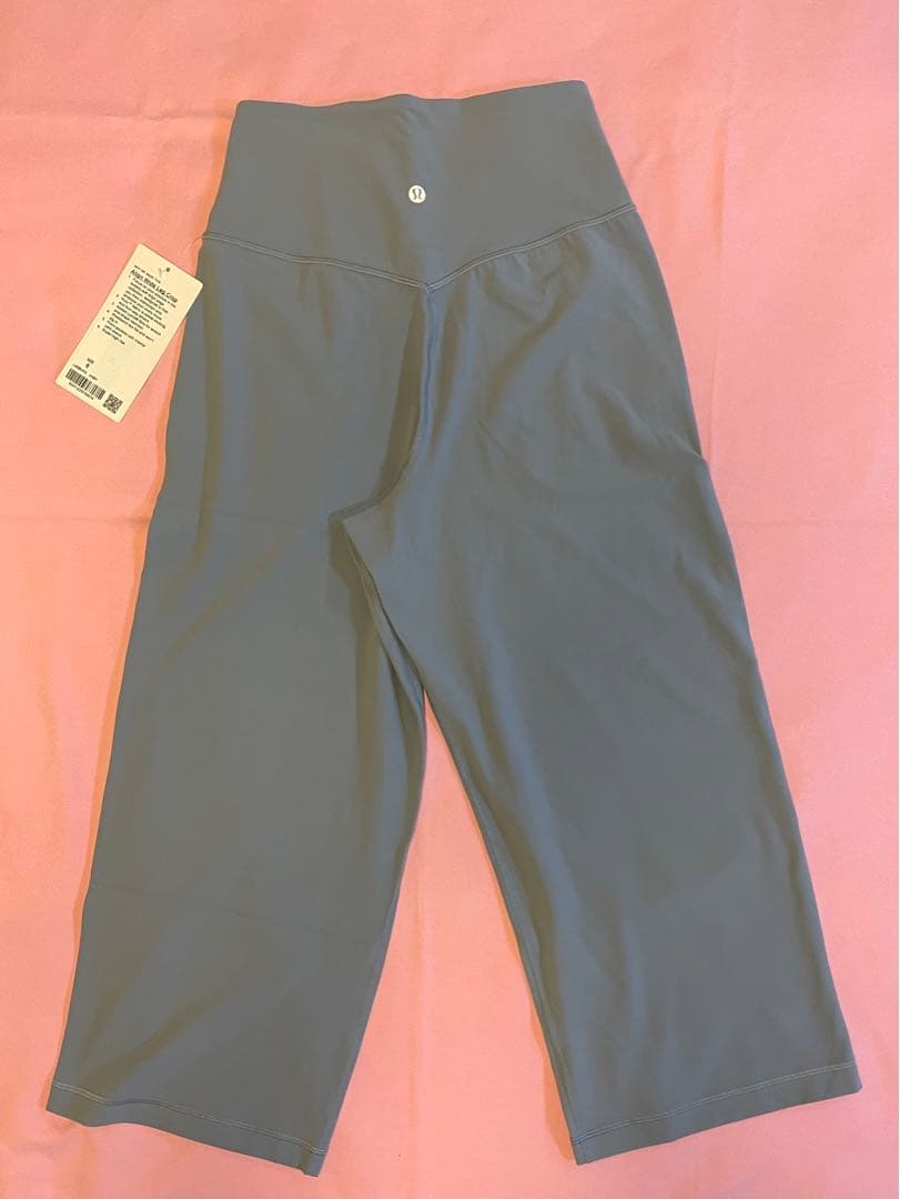 【ルルレモン】Align Wide Leg Crop パンツ　サイズ６