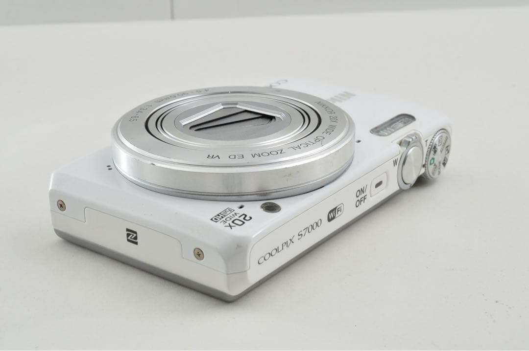 Nikon COOLPIX S7000 ホワイト デジカメ