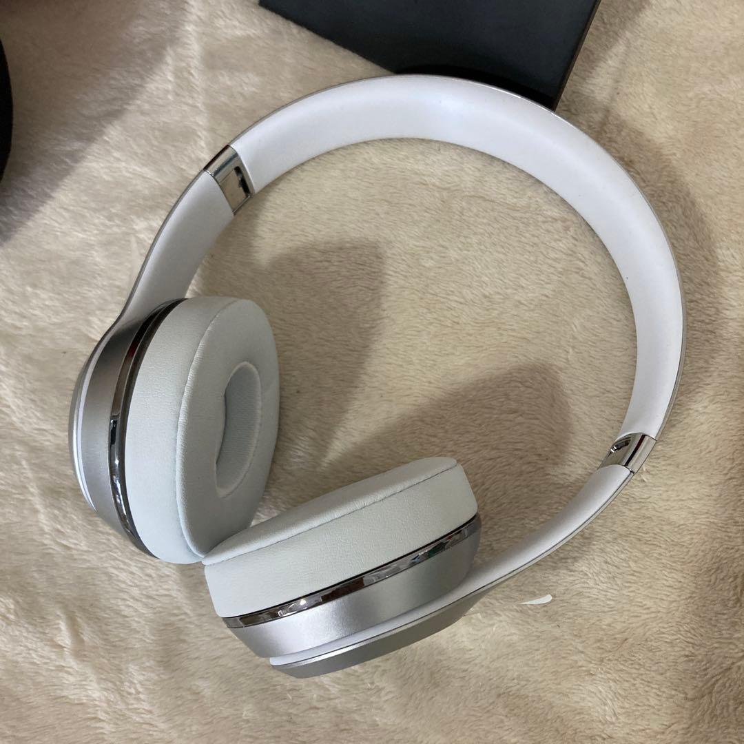 8)未使用beats solo3 wireless 特別版シルバー