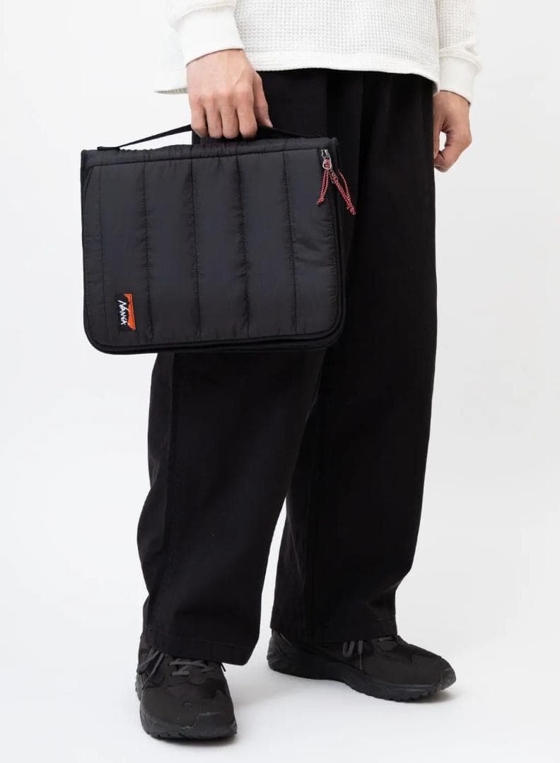 新品未使用＊NANGA ナンガ タブレットケース ガジェットケース ブラック