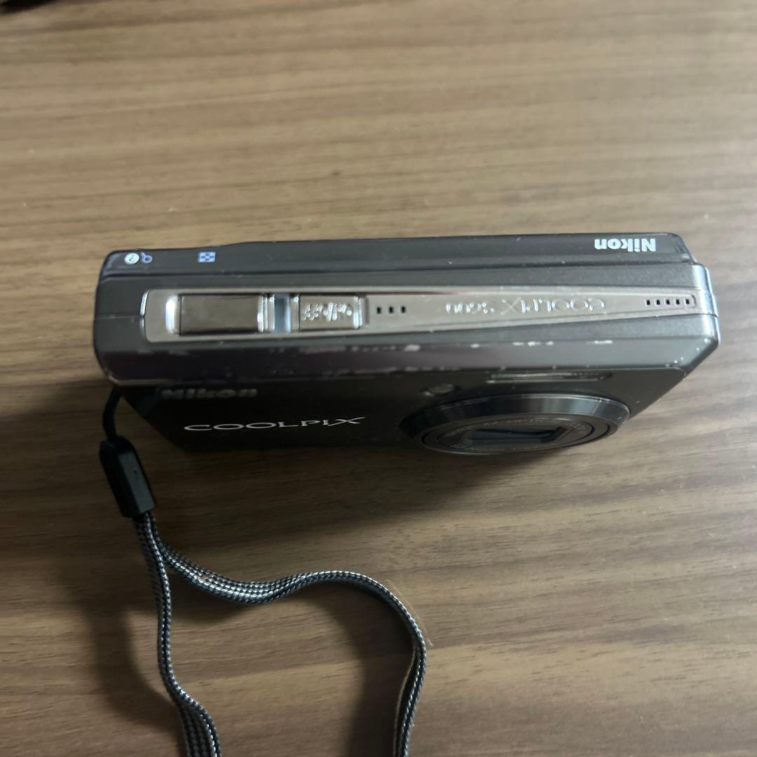 Nikon COOLPIX S600デジタルカメラ 充電器付き