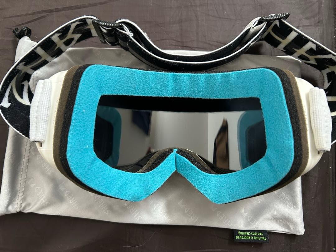 美品　スノーゴーグル　SHRED ホワイト　ブラックレンズ
