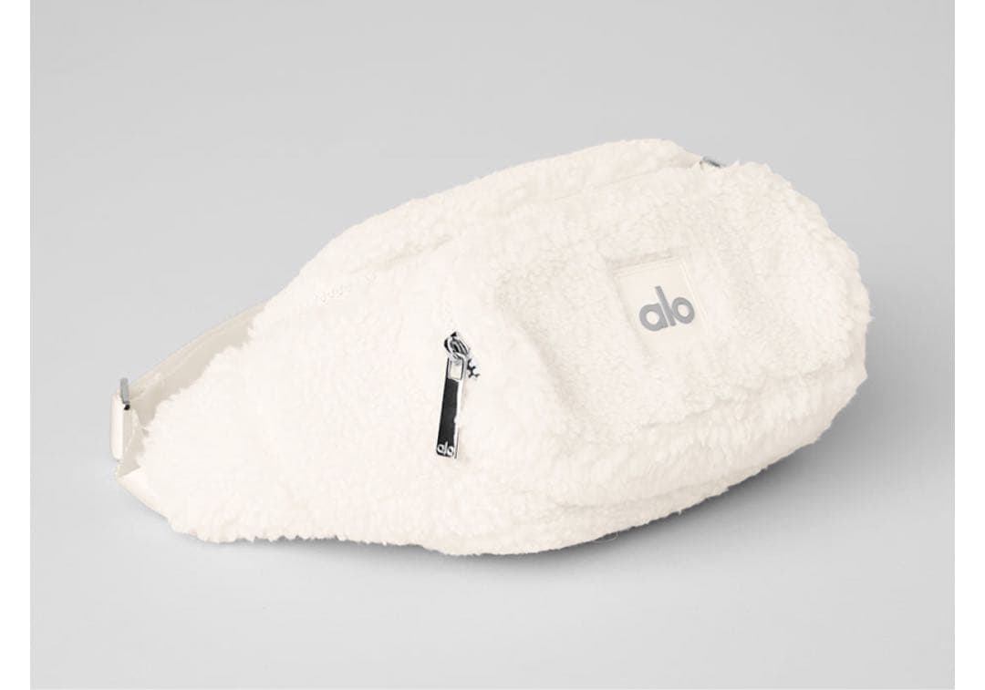 ロサンゼルス発大人気ブランド　新品　alo ボディバッグ　ウエストポーチ