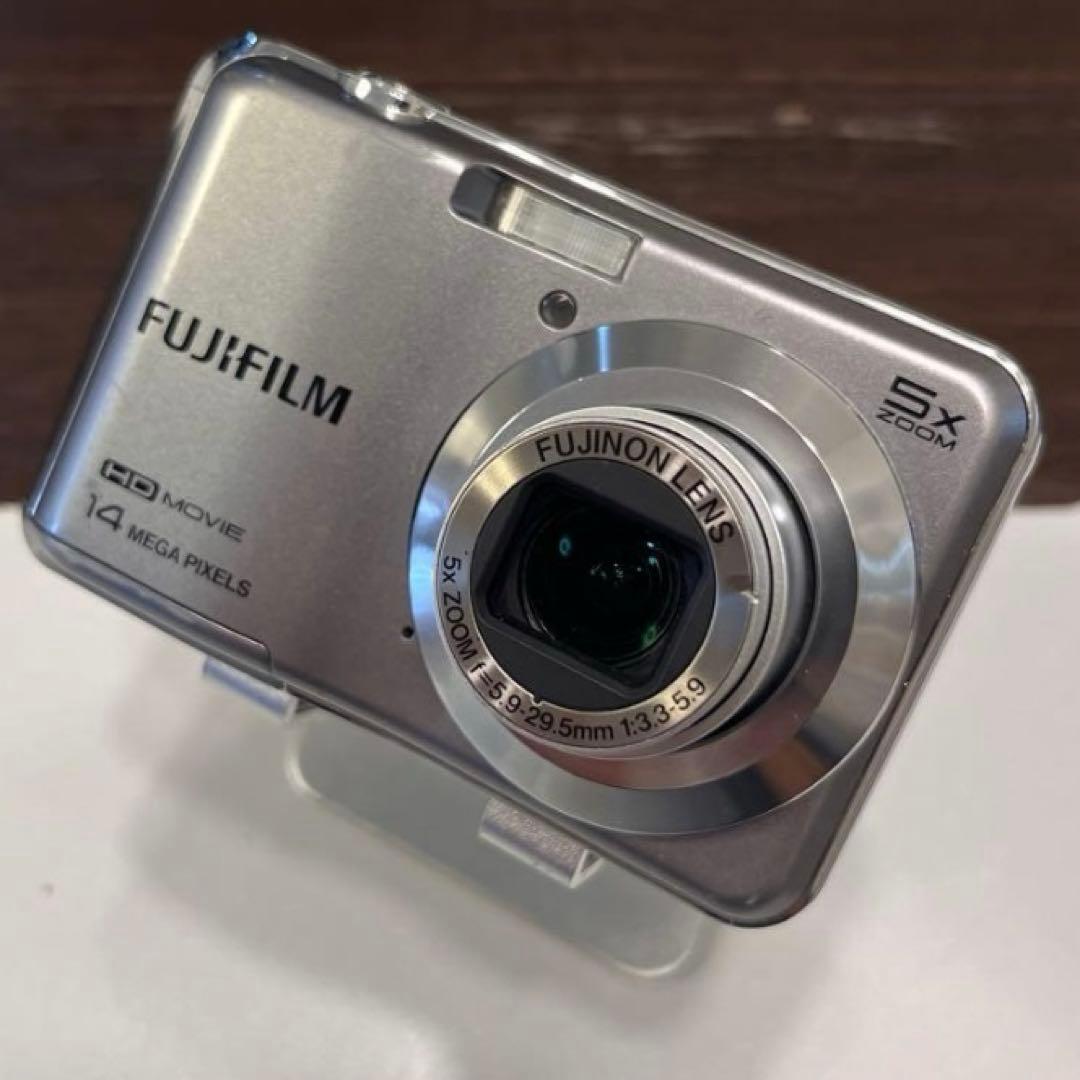 レトロコンデジ　FINEPIX AX600 シルバー　単三電池稼働ファインピクス
