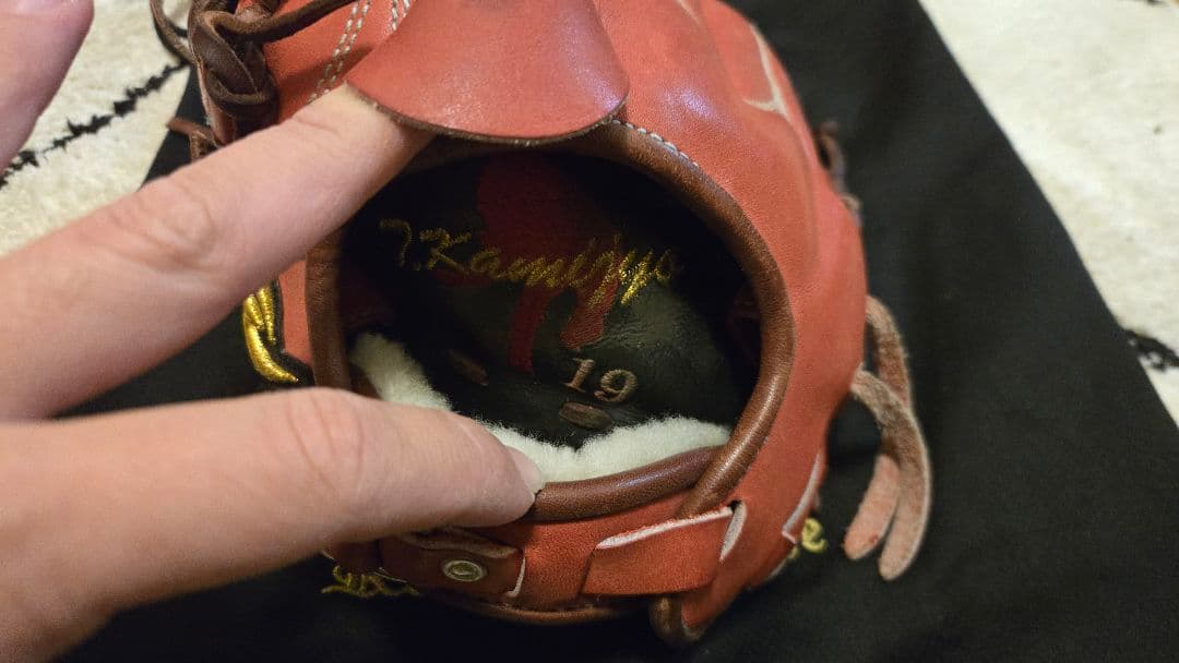 ロマネクロウ　左投げ用　投手用　グローブ　ピッチャー　軟式