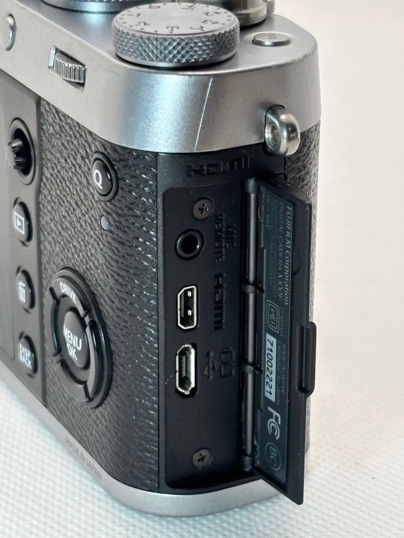 FUJIFILM 富士フイルム X100F シルバー デジタルカメラ